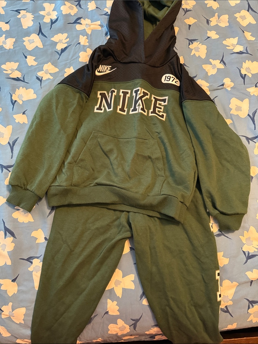 Nike Green and Black Kids Hooded Sweatshirt & Joggers Set